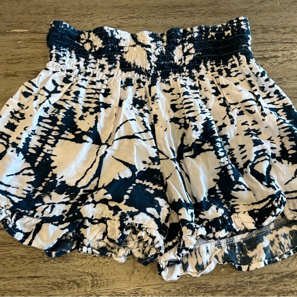 Black and White Bohemian Shorts with Elastic Waistband